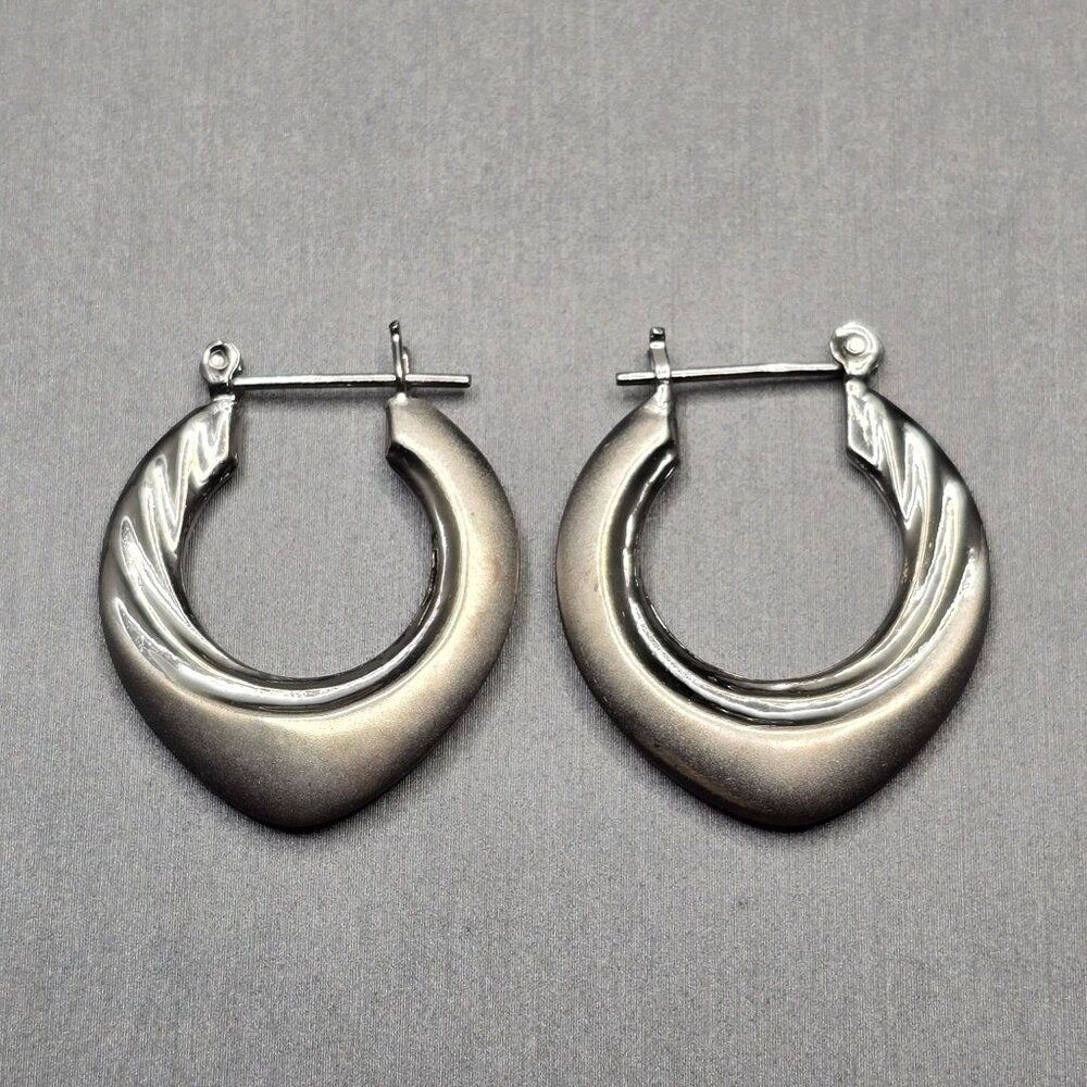 Sterling Silver 925 Hoop Earrings 1.25" Textured Ribbed Hinged Closure 6.38g - Picture 3 of 5